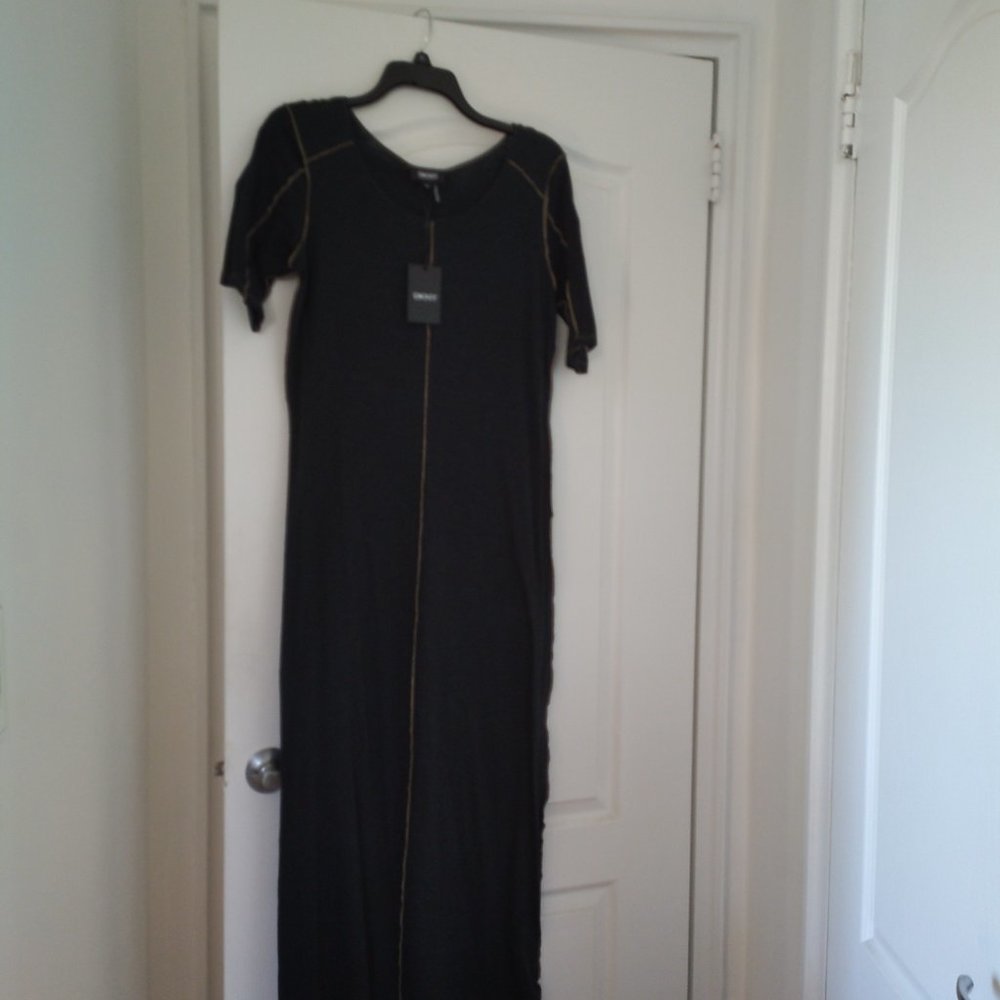 DKNY BLACK T-SHIRT MAXI DRESS WITH CONTRAST STITCH DETAIL